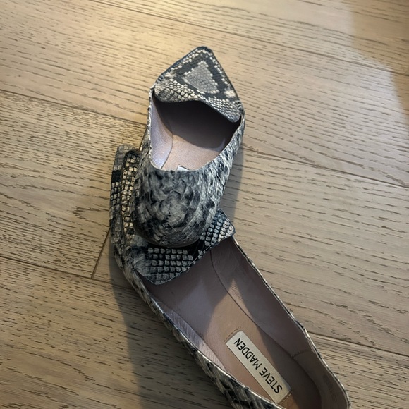 Steve Madden Snake Print Womens Shoe - Picture 3 of 6